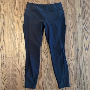 Lululemon water resistant trail legging w/pockets